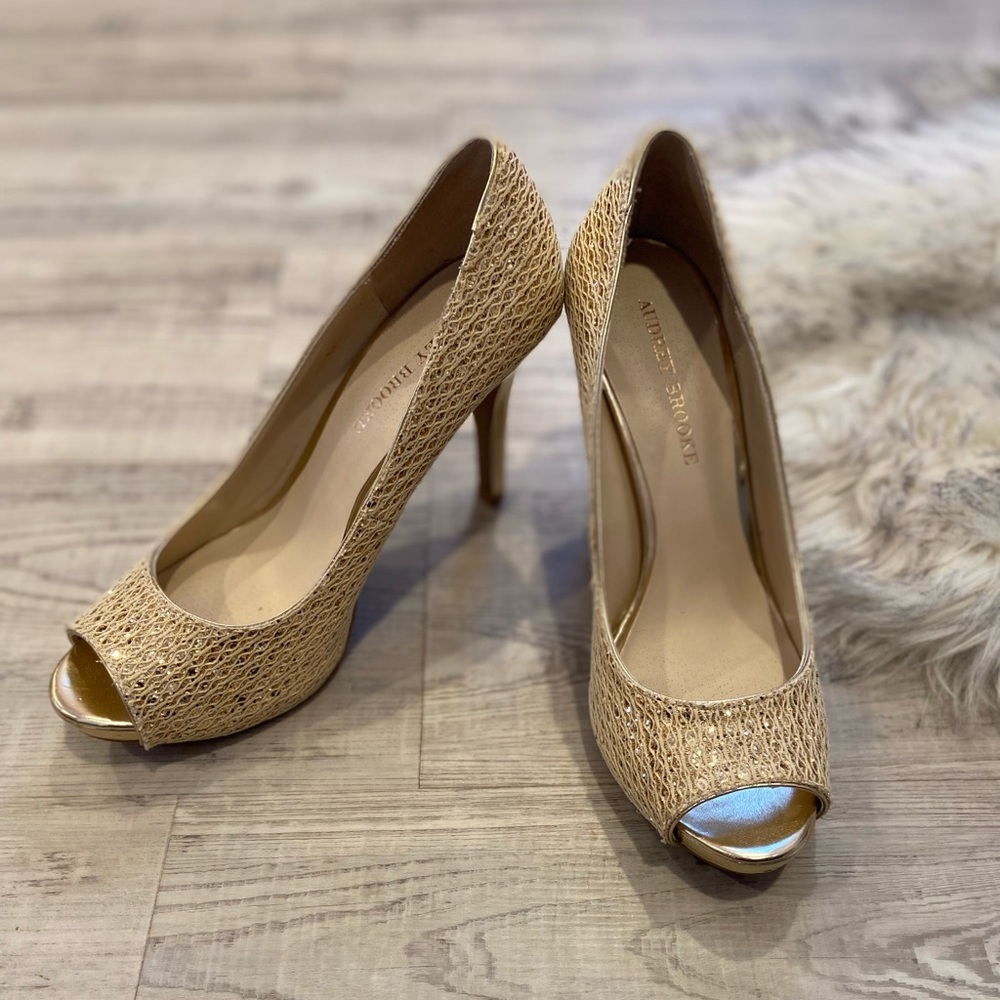 Formal Occasion Gold high heel